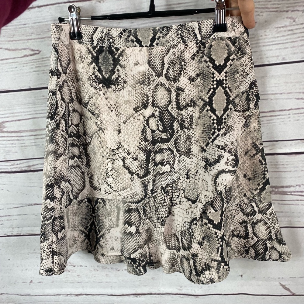 Oasis snake print mini skirt Sz 6